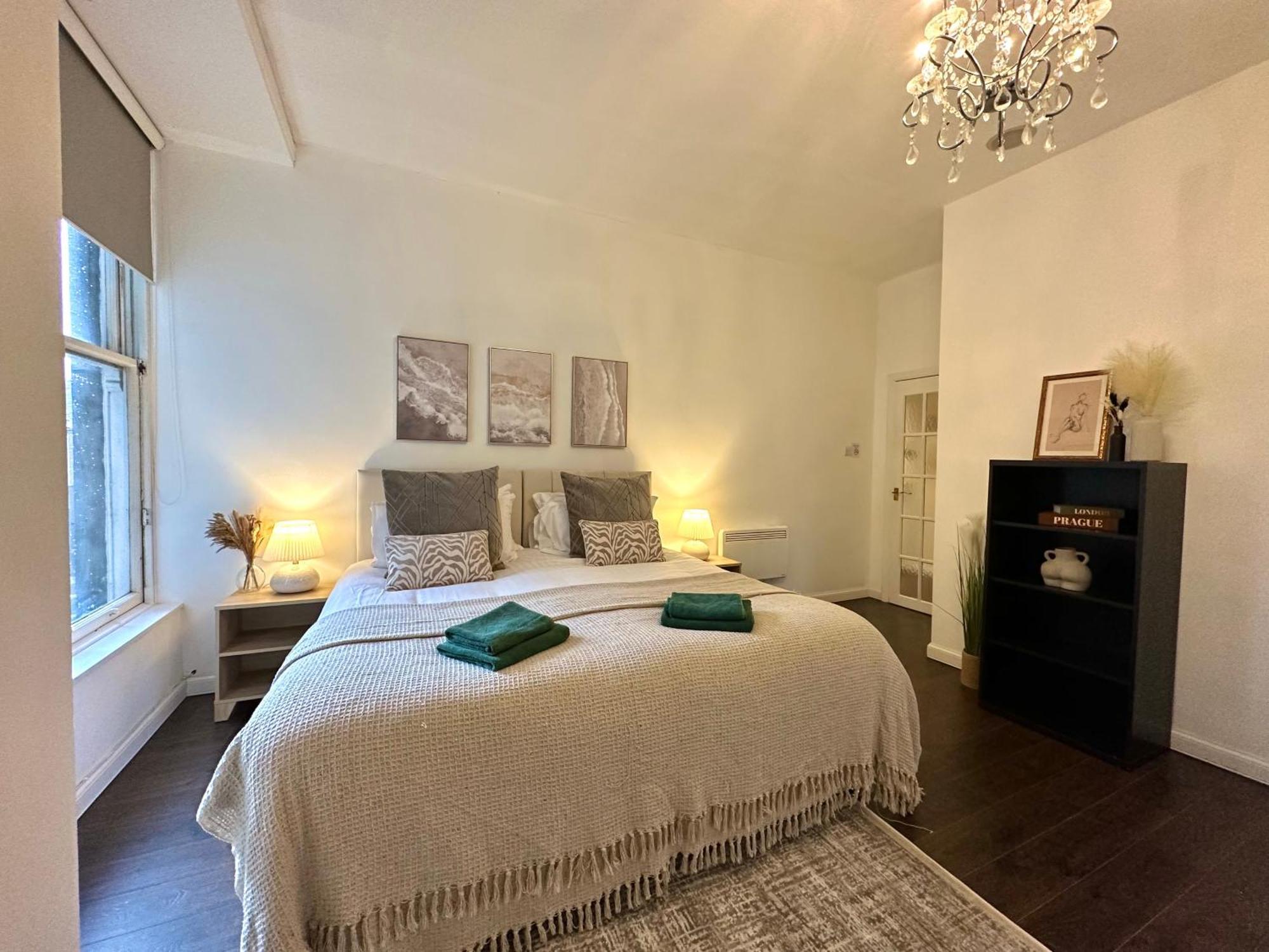 Large City Centre Apartment Perth Eksteriør billede